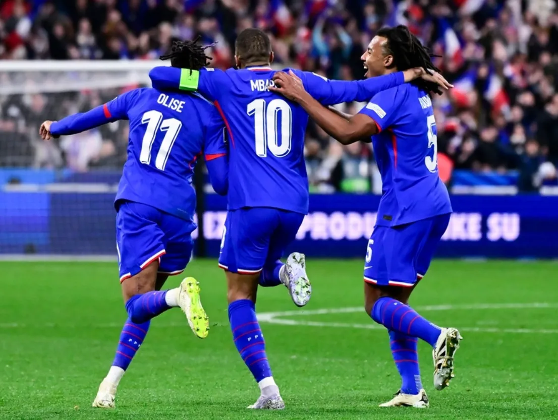 阿森纳险胜法国，卡塞米罗带队取胜