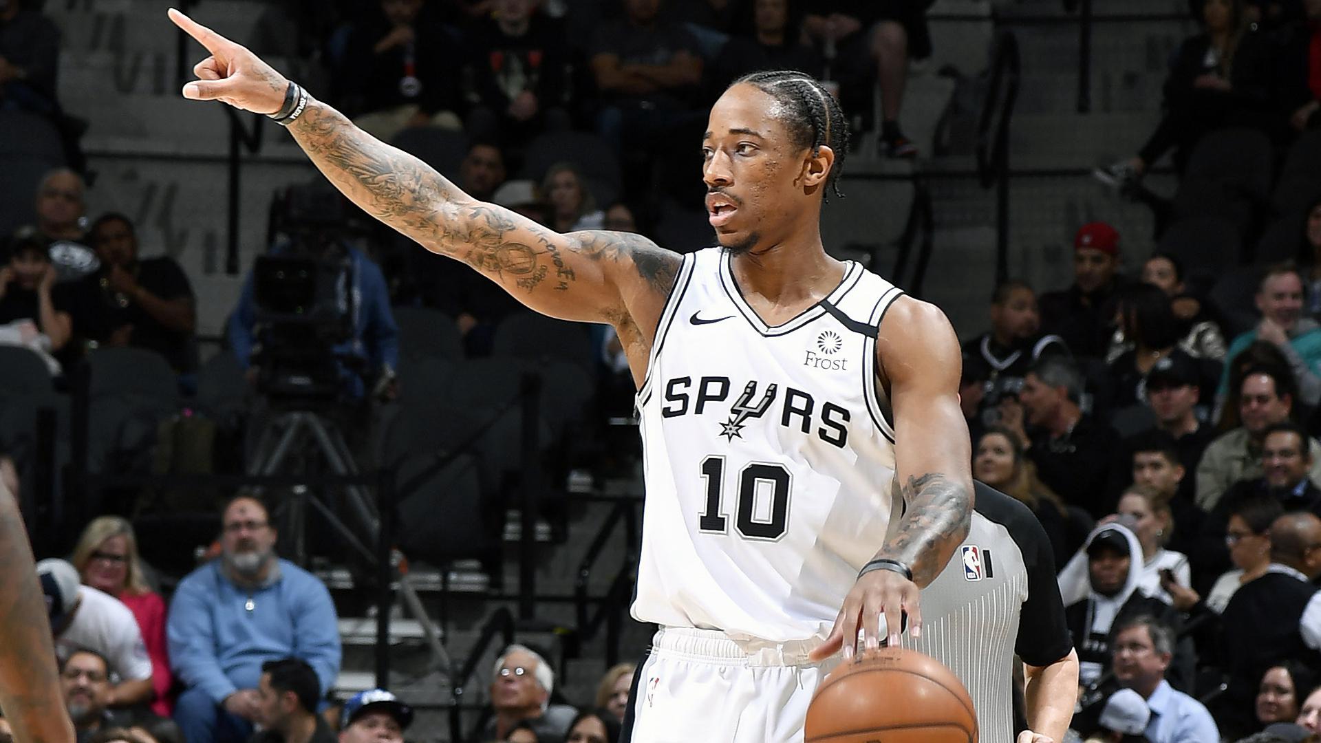 爱游戏入口-独行侠绝杀湖人，德罗赞统治全场