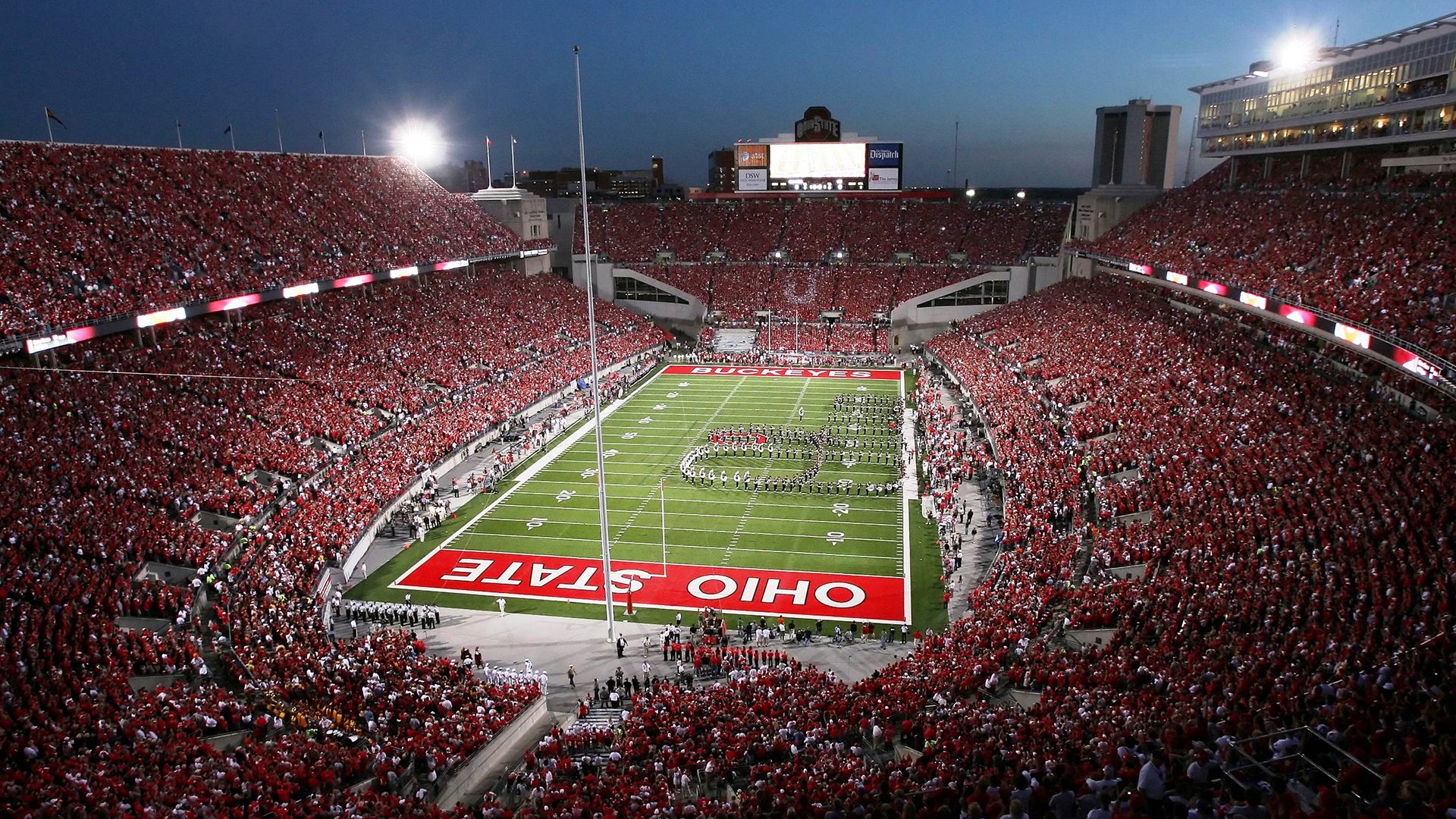 迪亚斯用实力证明自己，荷兰击败佛罗伦萨，一场跨越时空的足球对话